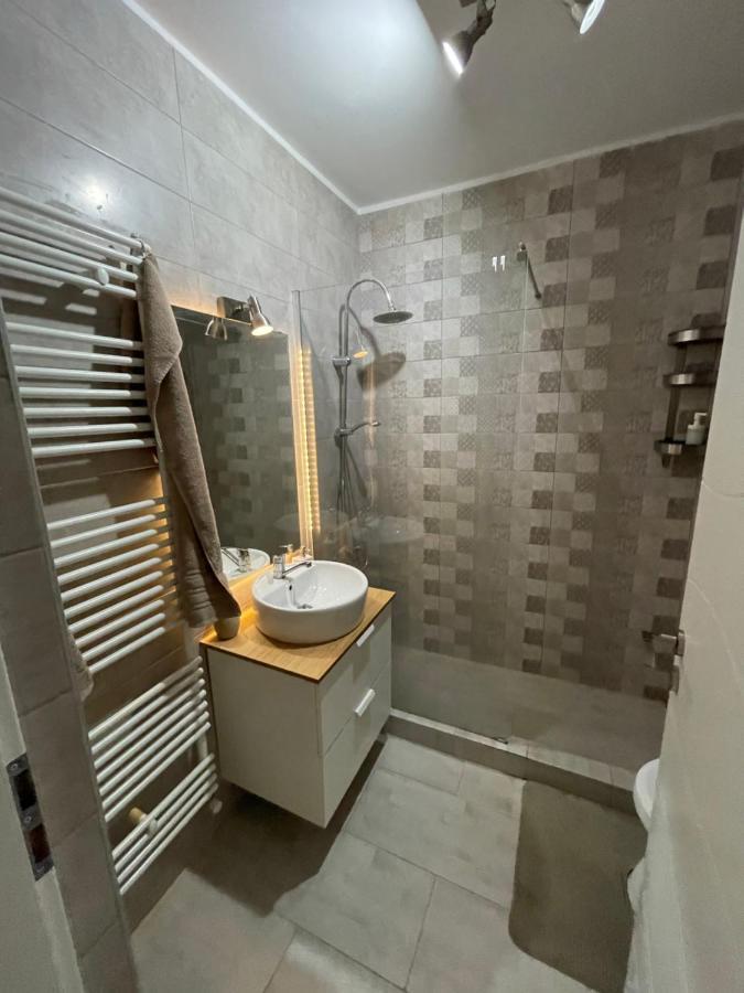 Plaza Luxury Apartment Near Presidential Palace Bucureşti Ngoại thất bức ảnh
