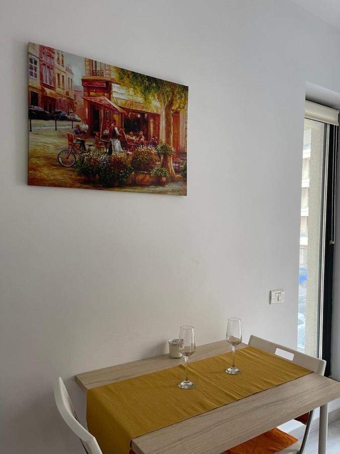 Plaza Luxury Apartment Near Presidential Palace Bucureşti Ngoại thất bức ảnh